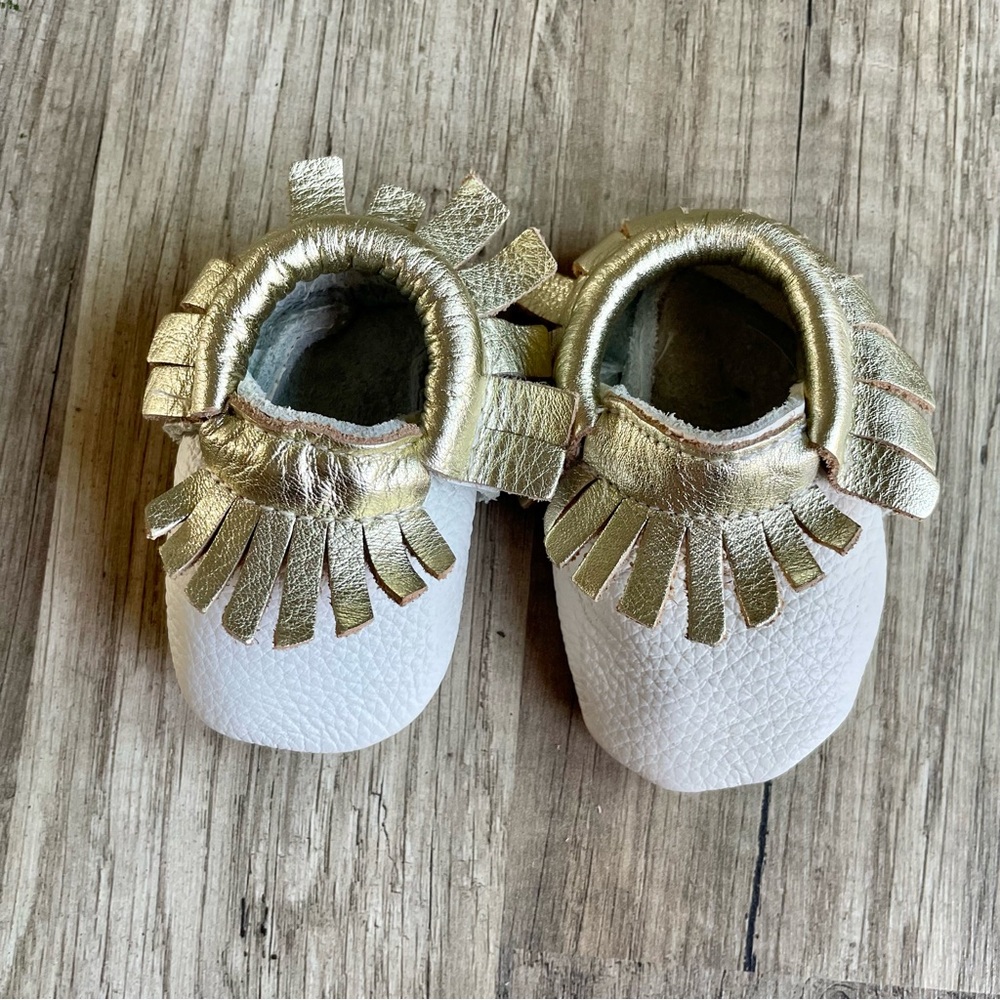 Freshly Picked Moccasins - white and gold size 1